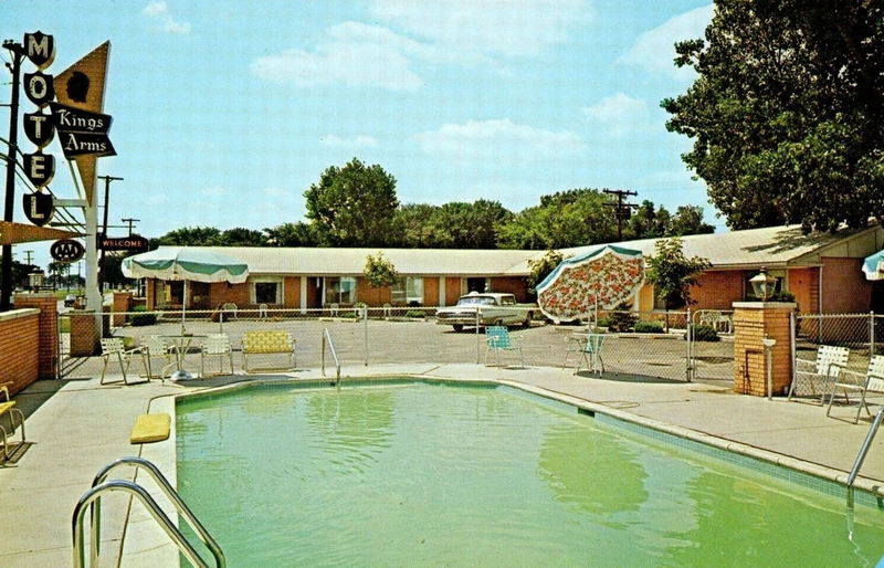 Kings Arms Motel (Budget Inn) - Vintage Postcard